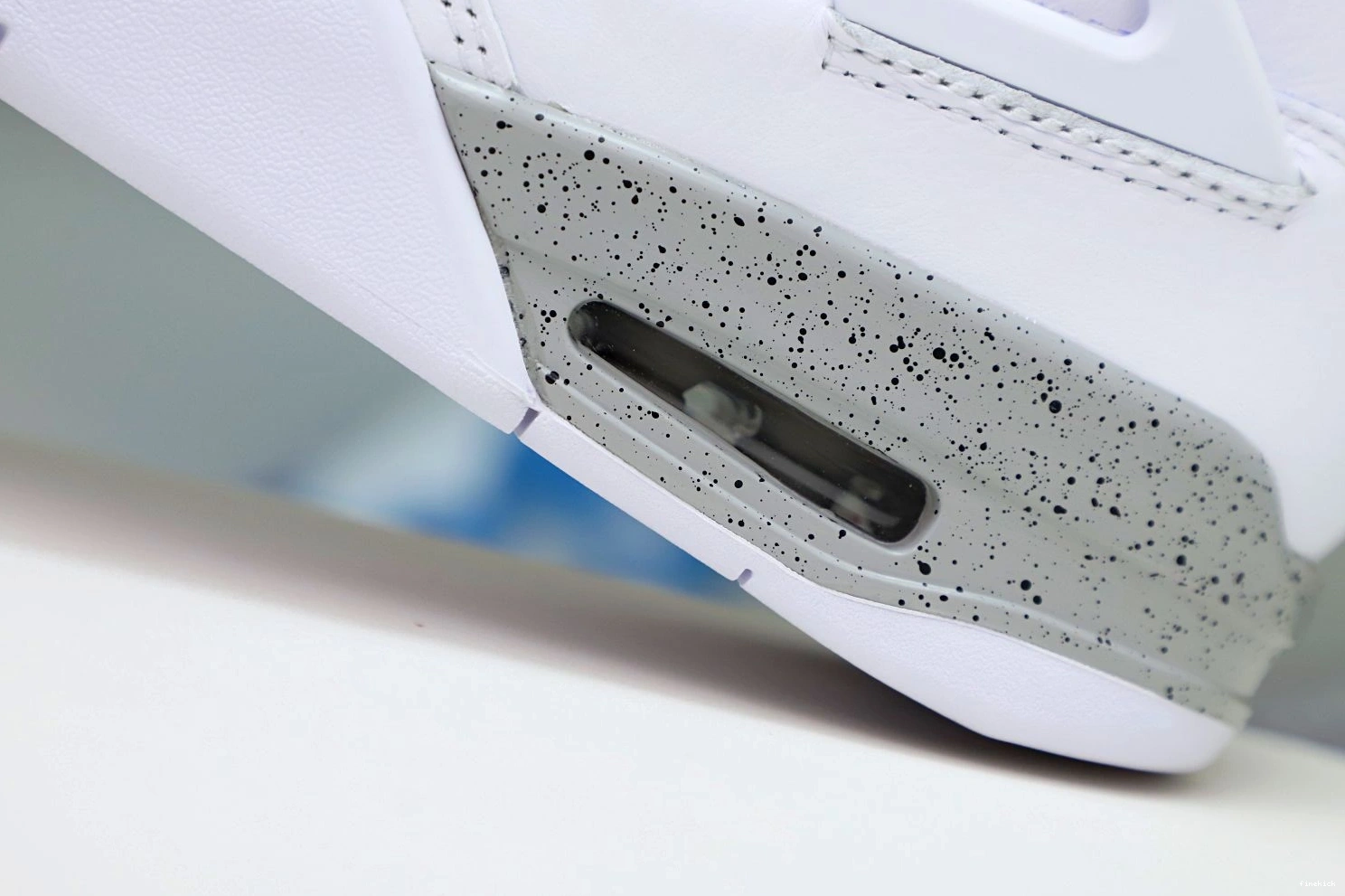 RETRO JORDAN 'WHITE OREO' 4 AIR 0921